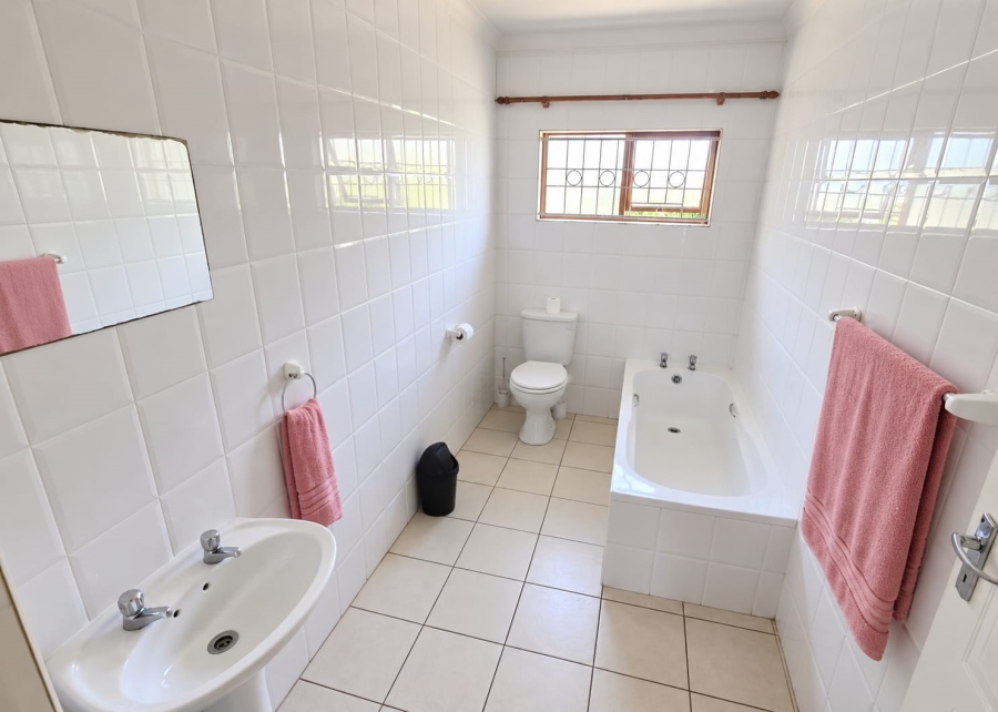 2 Bedroom Property for Sale in Gonubie North Eastern Cape